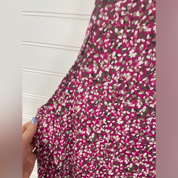 Lane Bryant Pink Sleeveless V-neck Printed Top Size 26/28 Women’s EUC - Picture 2 of 6